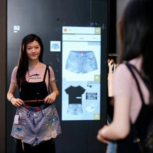 Virtual Try-On Dressing Mirror